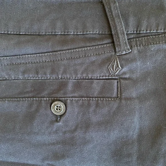Women’s Volcom Shorts - Picture 4 of 7